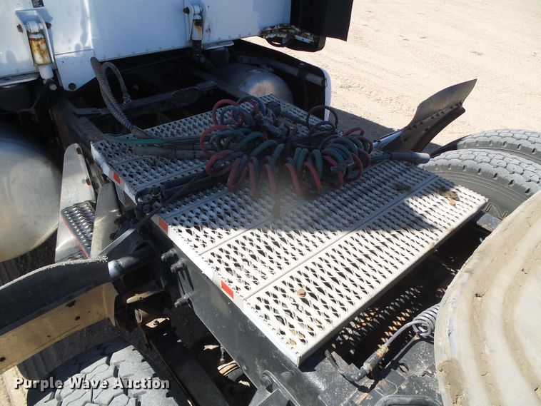 image for item DI5713 2007 Peterbilt 387  semi truck