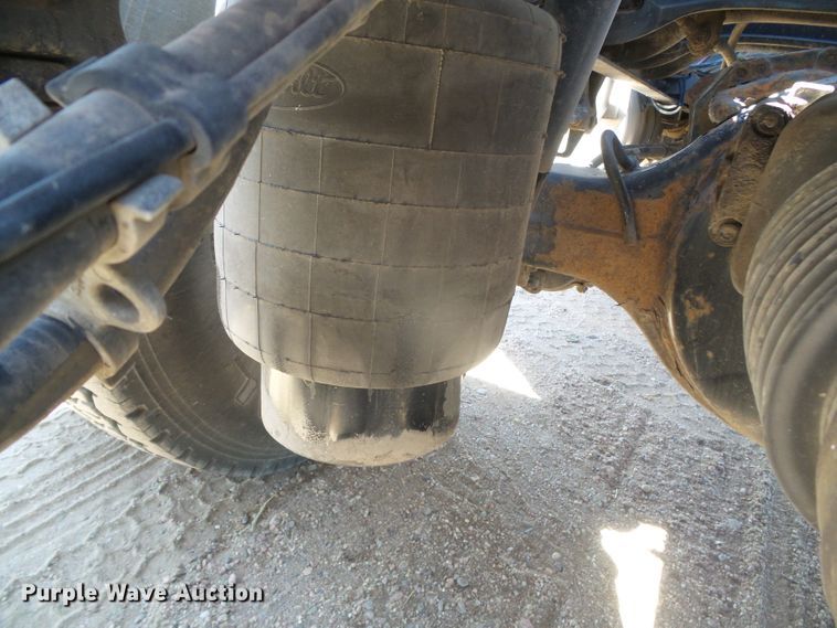 image for item DI5713 2007 Peterbilt 387  semi truck