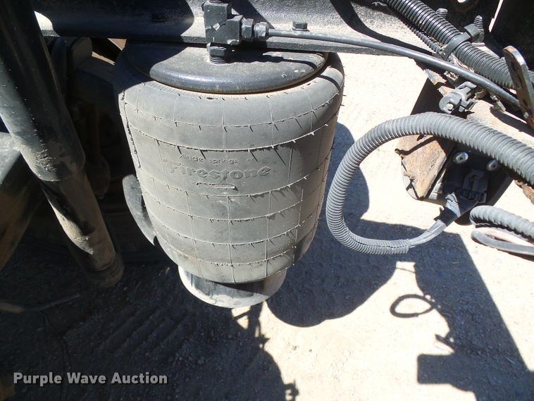 image for item DI5713 2007 Peterbilt 387  semi truck