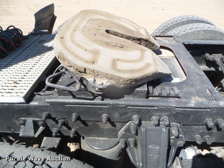 image for item DI5713 2007 Peterbilt 387  semi truck