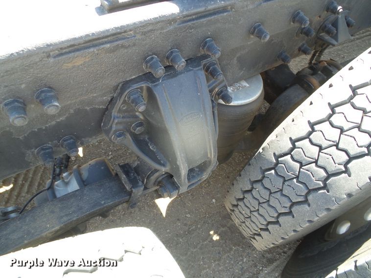 image for item DI5713 2007 Peterbilt 387  semi truck