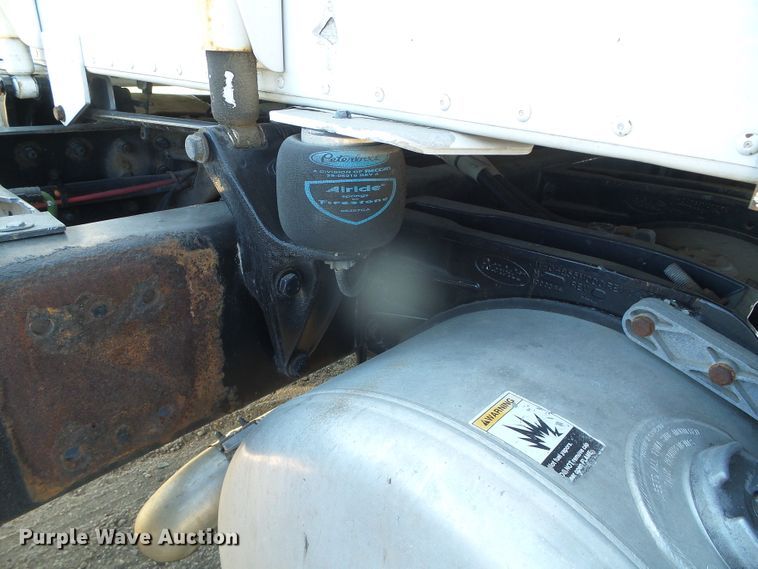 image for item DI5713 2007 Peterbilt 387  semi truck