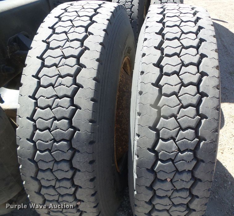 image for item DI5713 2007 Peterbilt 387  semi truck