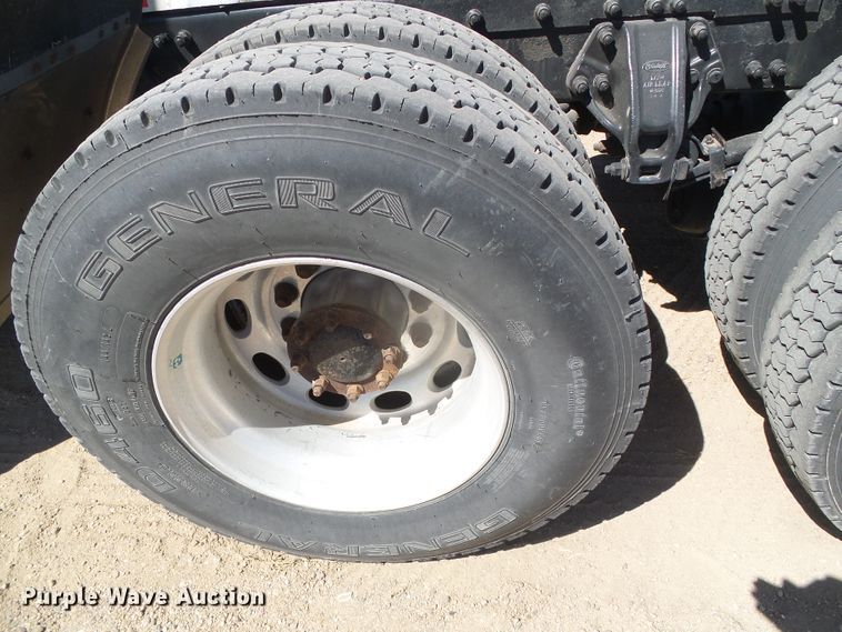 image for item DI5713 2007 Peterbilt 387  semi truck