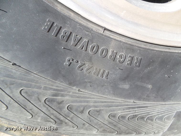 image for item DI5713 2007 Peterbilt 387  semi truck