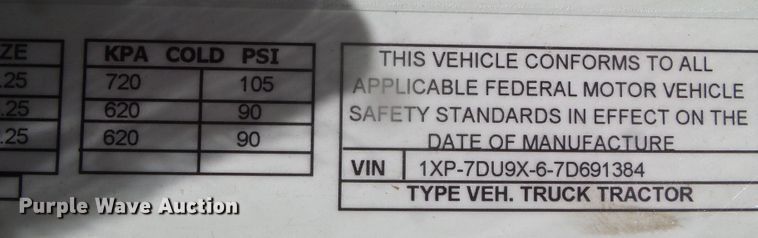 image for item DI5713 2007 Peterbilt 387  semi truck