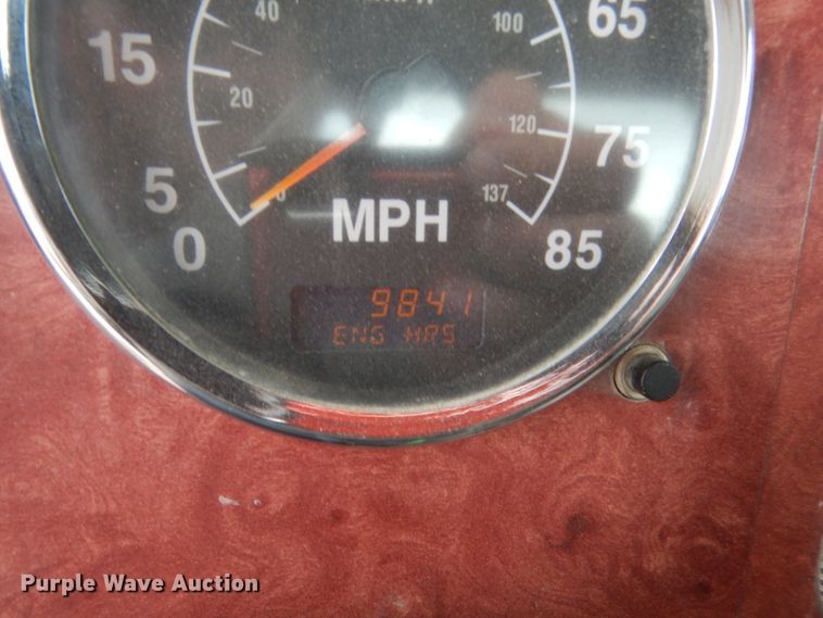 image for item DJ1909 2003 International 9200i  semi truck