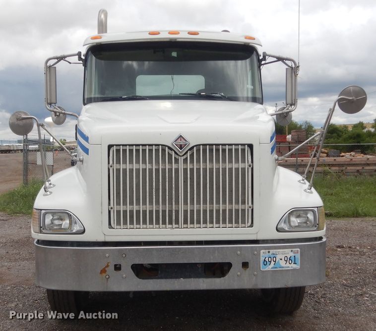 image for item DJ1910 2003 International 9100i  semi truck