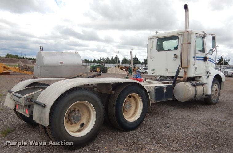 image for item DJ1910 2003 International 9100i  semi truck