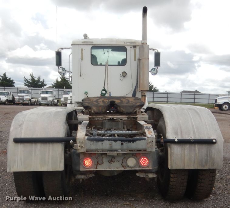 image for item DJ1910 2003 International 9100i  semi truck