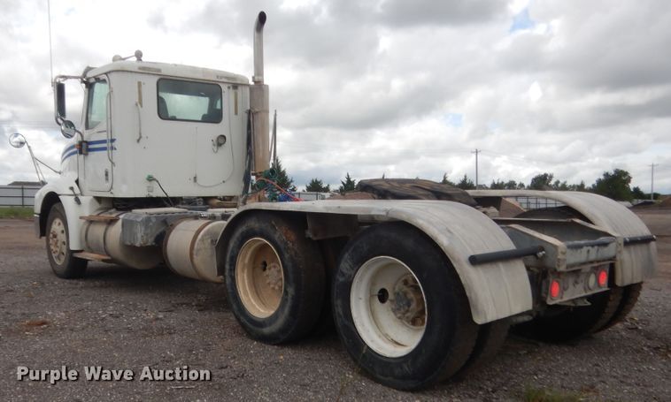 image for item DJ1910 2003 International 9100i  semi truck