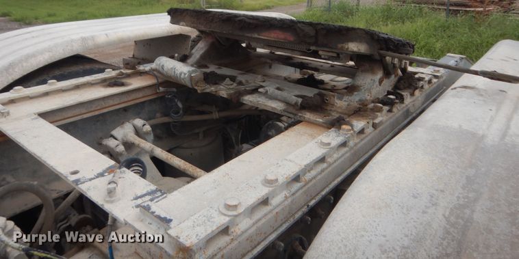 image for item DJ1910 2003 International 9100i  semi truck