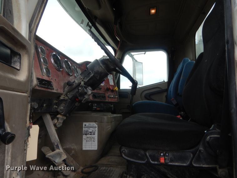 image for item DJ1910 2003 International 9100i  semi truck