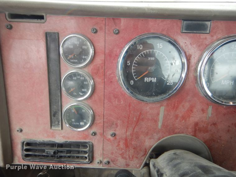 image for item DJ1910 2003 International 9100i  semi truck