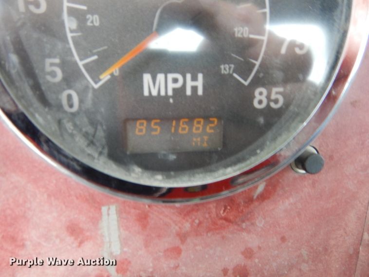 image for item DJ1910 2003 International 9100i  semi truck