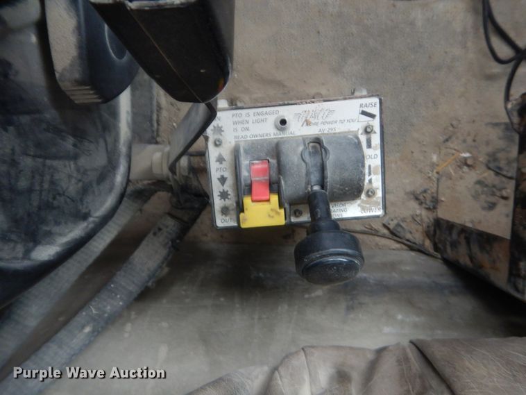 image for item DJ1910 2003 International 9100i  semi truck