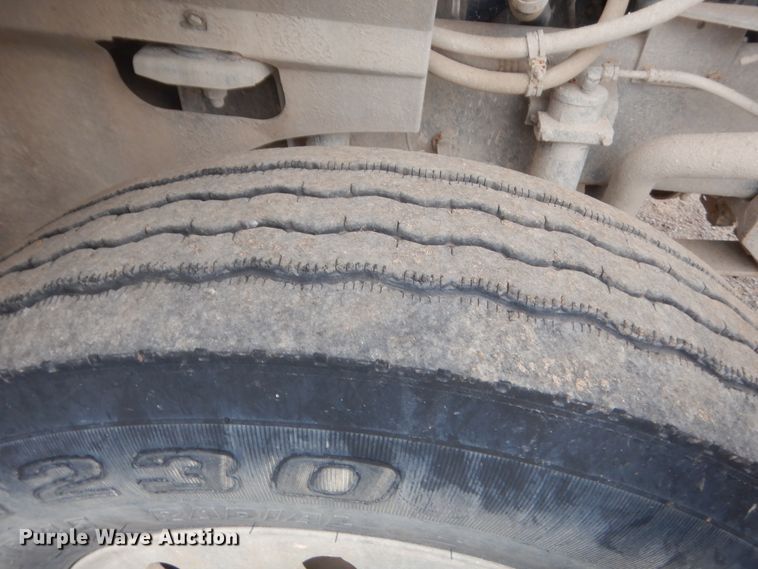 image for item DJ1910 2003 International 9100i  semi truck