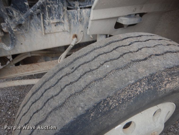 image for item DJ1910 2003 International 9100i  semi truck