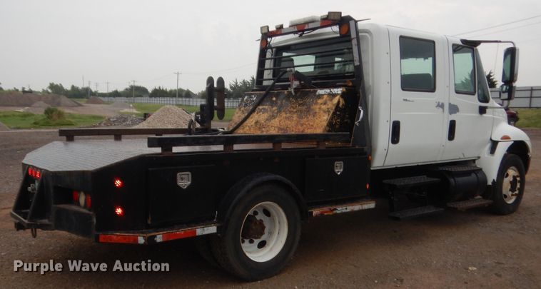 image for item DJ2231 2003 International 4300  Crew Cab flatbed truck