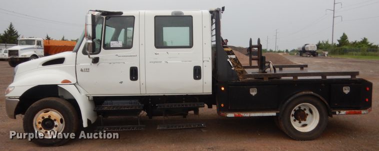 image for item DJ2231 2003 International 4300  Crew Cab flatbed truck