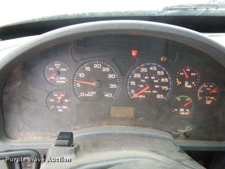 image for item DJ2231 2003 International 4300  Crew Cab flatbed truck