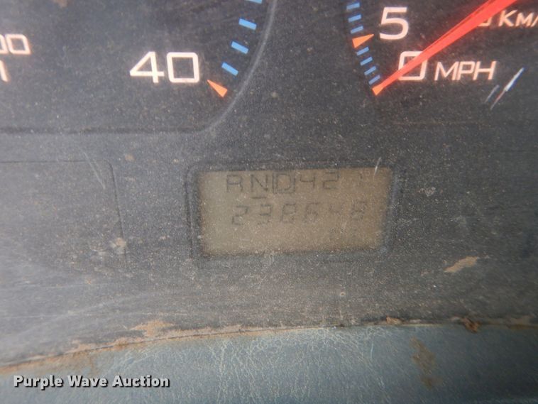 image for item DJ2231 2003 International 4300  Crew Cab flatbed truck