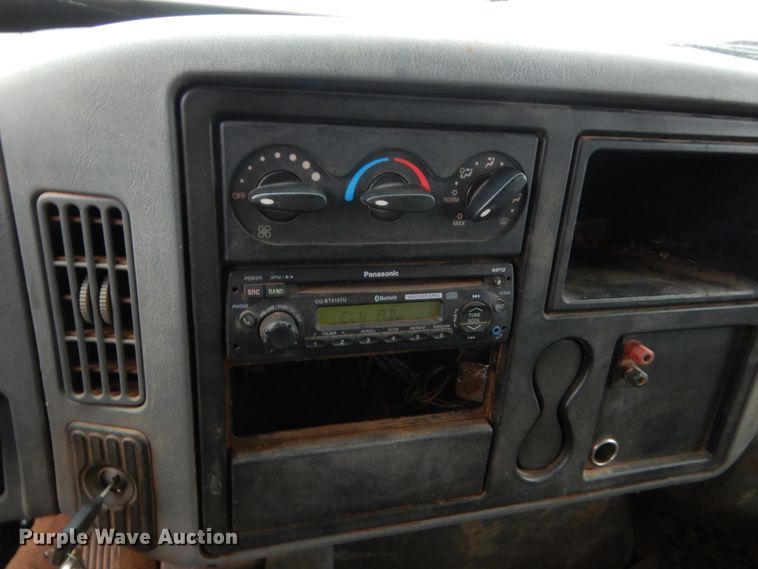 image for item DJ2231 2003 International 4300  Crew Cab flatbed truck