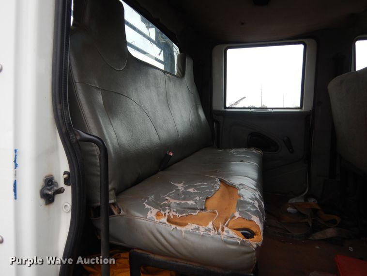 image for item DJ2231 2003 International 4300  Crew Cab flatbed truck