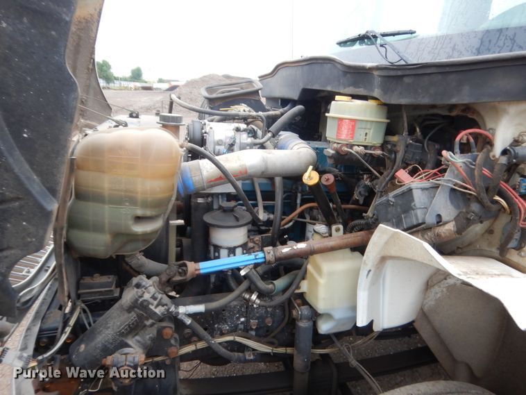 image for item DJ2231 2003 International 4300  Crew Cab flatbed truck