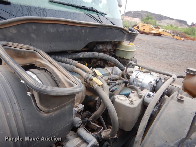 image for item DJ2231 2003 International 4300  Crew Cab flatbed truck