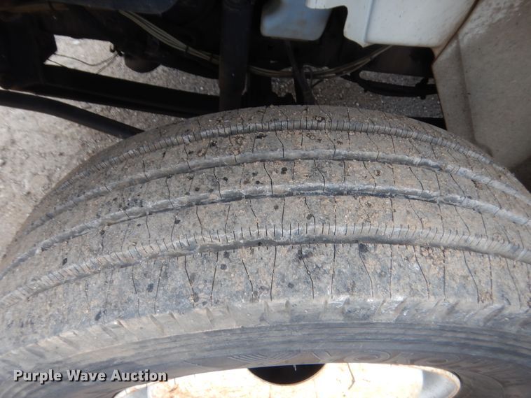 image for item DJ2231 2003 International 4300  Crew Cab flatbed truck