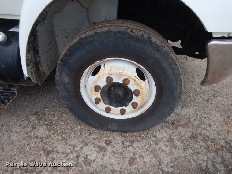 image for item DJ2231 2003 International 4300  Crew Cab flatbed truck