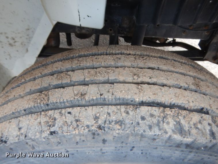 image for item DJ2231 2003 International 4300  Crew Cab flatbed truck