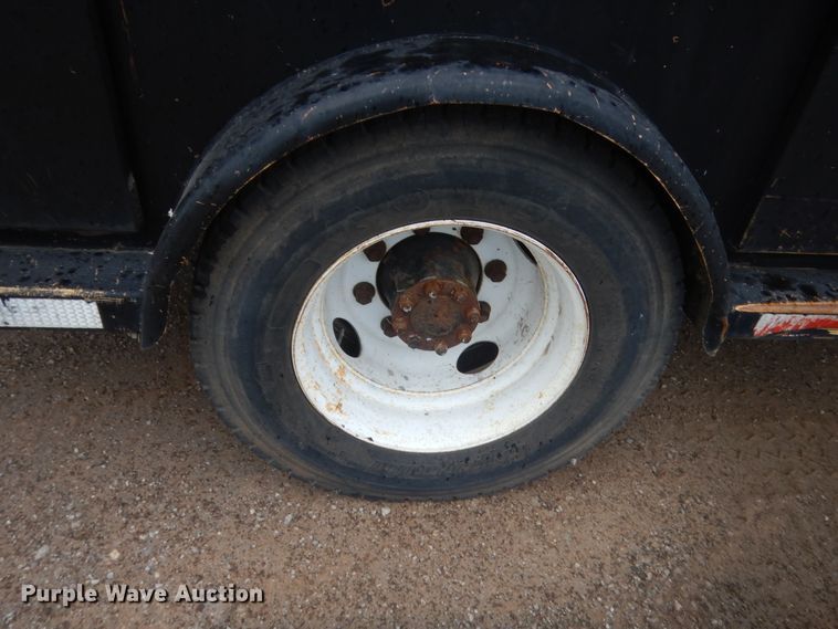 image for item DJ2231 2003 International 4300  Crew Cab flatbed truck