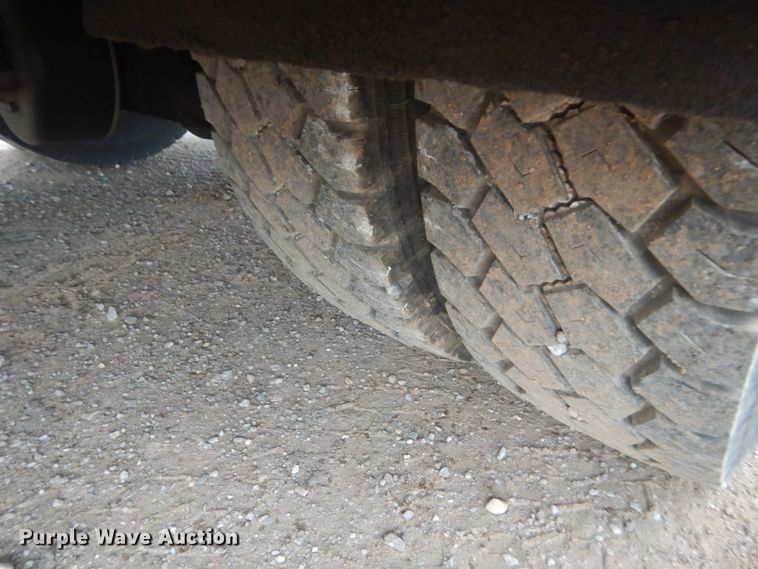 image for item DJ2231 2003 International 4300  Crew Cab flatbed truck