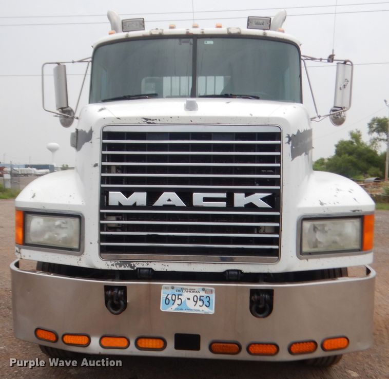 image for item DJ2232 1997 Mack CH613  semi truck
