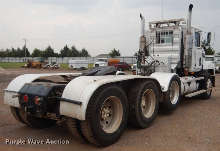 image for item DJ2232 1997 Mack CH613  semi truck