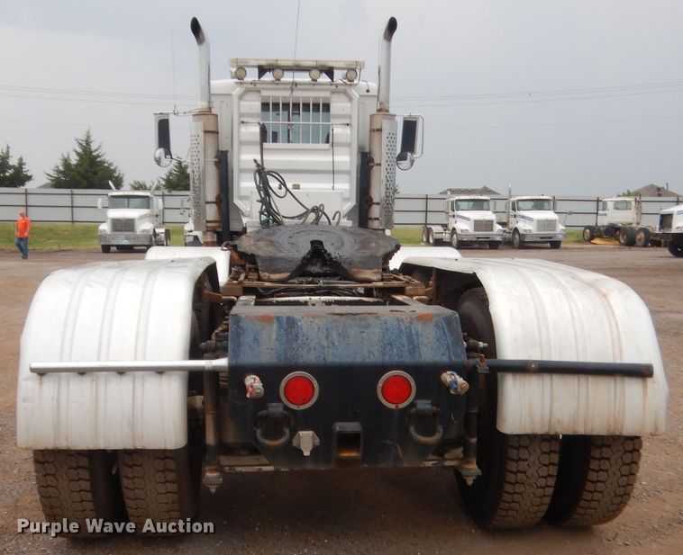 image for item DJ2232 1997 Mack CH613  semi truck