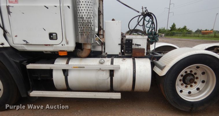 image for item DJ2232 1997 Mack CH613  semi truck