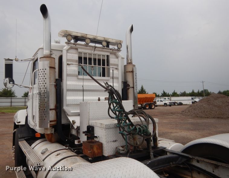 image for item DJ2232 1997 Mack CH613  semi truck