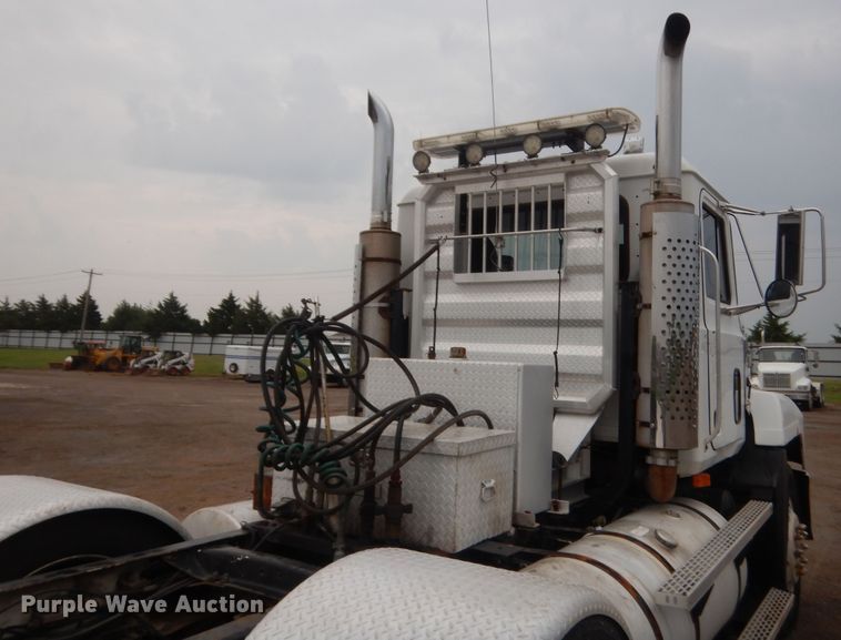 image for item DJ2232 1997 Mack CH613  semi truck