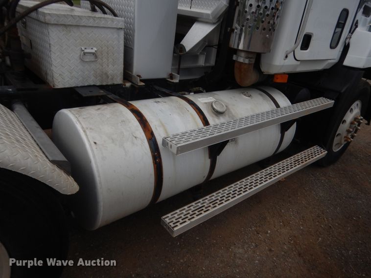 image for item DJ2232 1997 Mack CH613  semi truck