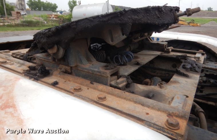 image for item DJ2232 1997 Mack CH613  semi truck