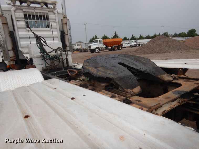 image for item DJ2232 1997 Mack CH613  semi truck