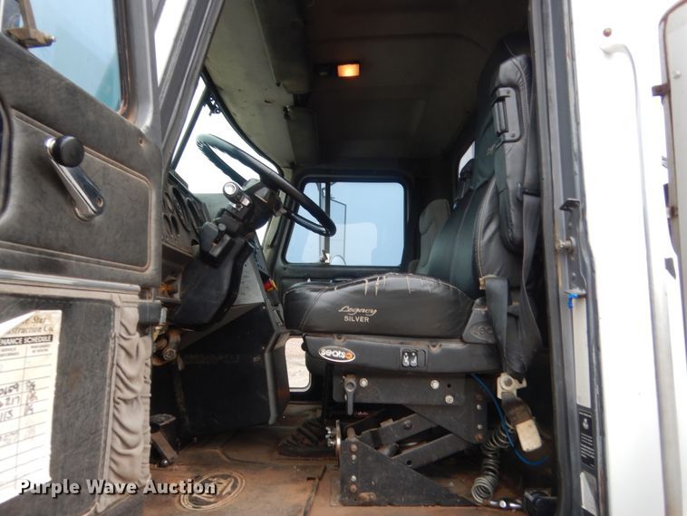 image for item DJ2232 1997 Mack CH613  semi truck