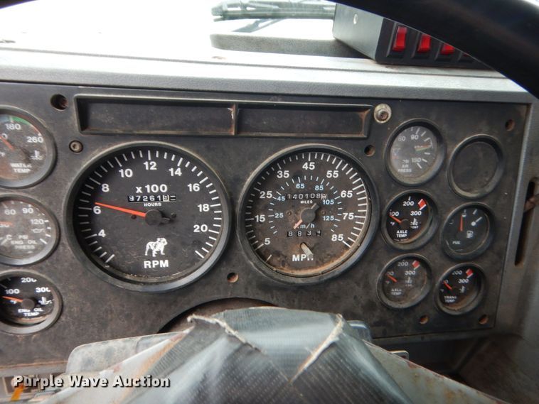 image for item DJ2232 1997 Mack CH613  semi truck