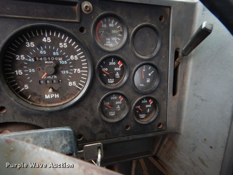 image for item DJ2232 1997 Mack CH613  semi truck