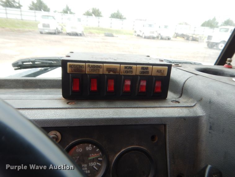 image for item DJ2232 1997 Mack CH613  semi truck