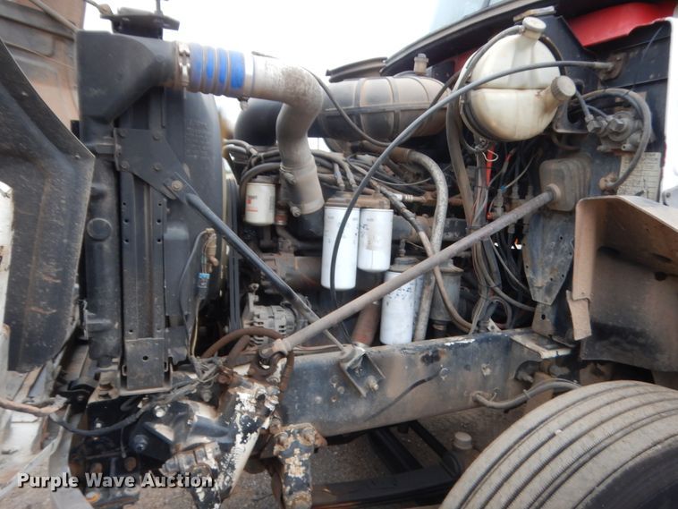 image for item DJ2232 1997 Mack CH613  semi truck