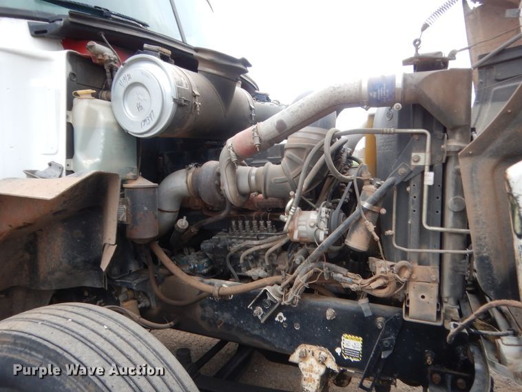 image for item DJ2232 1997 Mack CH613  semi truck